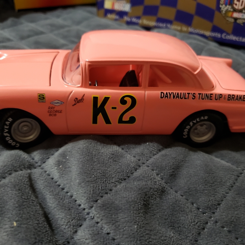 Dale Earnhardt 1:24 Nascar 1956 Ford Victoria